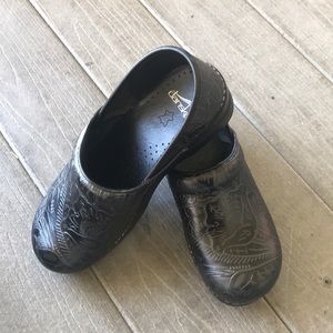 Dansko Professional Tooled